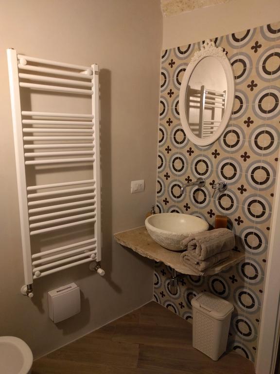 Palazzo Manfredi - Bed And Breakfast Монополи Екстериор снимка