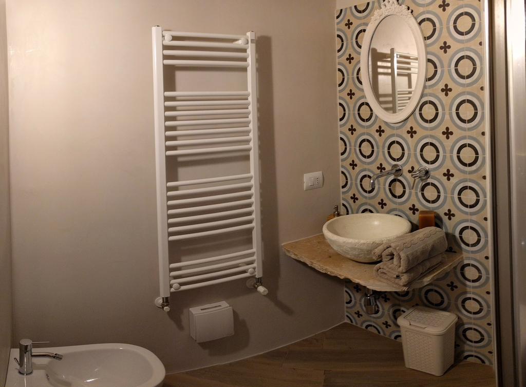 Palazzo Manfredi - Bed And Breakfast Монополи Екстериор снимка
