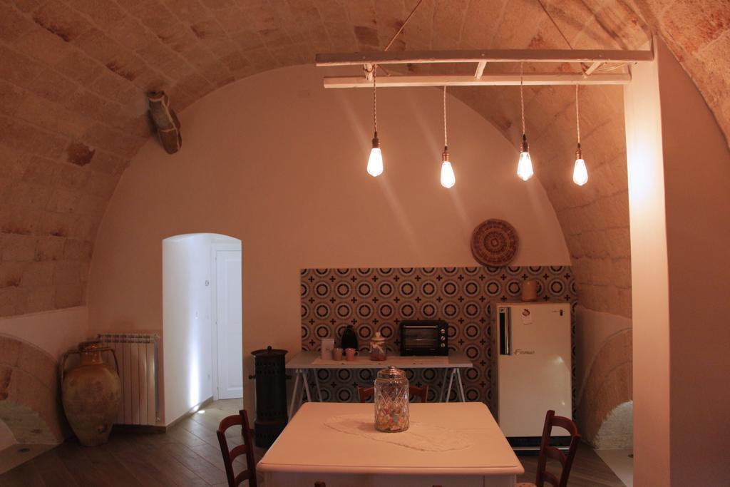 Palazzo Manfredi - Bed And Breakfast Монополи Екстериор снимка