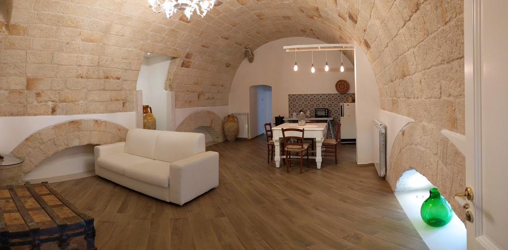 Palazzo Manfredi - Bed And Breakfast Монополи Екстериор снимка