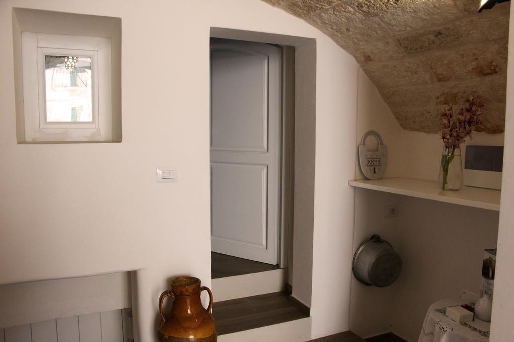 Palazzo Manfredi - Bed And Breakfast Монополи Екстериор снимка